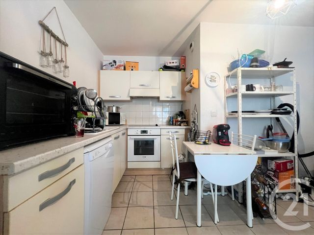 Appartement T3 à vendre - 3 pièces - 69.0 m2 - PERTUIS - 84 - PROVENCE-ALPES-COTE-D-AZUR - Century 21 Les Allées