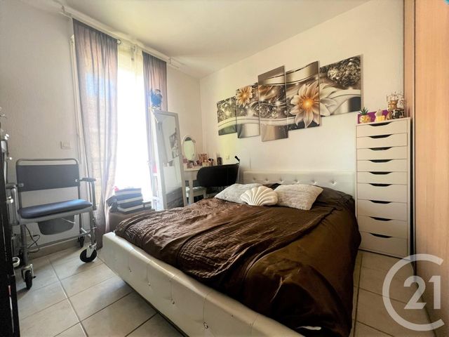 Appartement T3 à vendre - 3 pièces - 69.0 m2 - PERTUIS - 84 - PROVENCE-ALPES-COTE-D-AZUR - Century 21 Les Allées