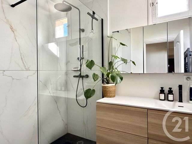 Appartement à vendre - 4 pièces - 73.55 m2 - AIX EN PROVENCE - 13 - PROVENCE-ALPES-COTE-D-AZUR - Century 21 Les Allées