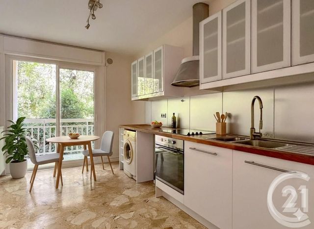 Appartement T4 à vendre - 4 pièces - 107.43 m2 - AIX EN PROVENCE - 13 - PROVENCE-ALPES-COTE-D-AZUR - Century 21 Les Allées