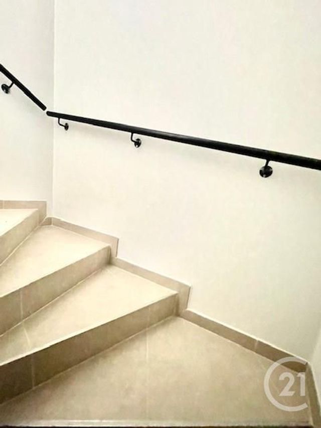 Appartement T3 à vendre - 3 pièces - 66.7 m2 - AIX EN PROVENCE - 13 - PROVENCE-ALPES-COTE-D-AZUR - Century 21 Les Allées