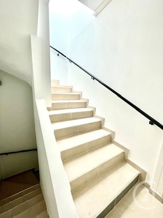 Appartement T3 à vendre - 3 pièces - 71.6 m2 - AIX EN PROVENCE - 13 - PROVENCE-ALPES-COTE-D-AZUR - Century 21 Les Allées