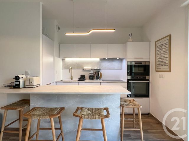 Appartement T3 à vendre - 3 pièces - 70.35 m2 - AIX EN PROVENCE - 13 - PROVENCE-ALPES-COTE-D-AZUR - Century 21 Les Allées