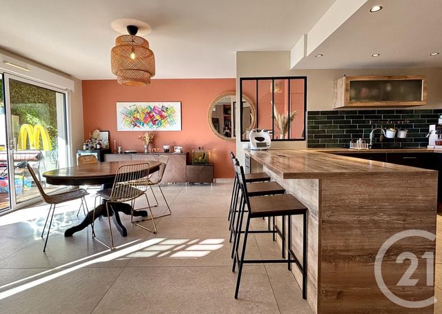 Appartement T3 à vendre - 3 pièces - 84.3 m2 - AIX EN PROVENCE - 13 - PROVENCE-ALPES-COTE-D-AZUR - Century 21 Les Allées