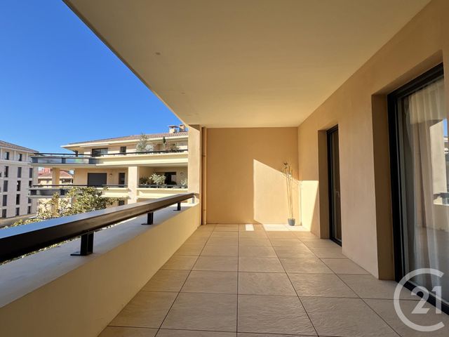 Appartement T4 à louer - 4 pièces - 125.0 m2 - AIX EN PROVENCE - 13 - PROVENCE-ALPES-COTE-D-AZUR - Century 21 Les Allées