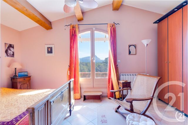 maison à vendre - 8 pièces - 219.0 m2 - ST MARC JAUMEGARDE - 13 - PROVENCE-ALPES-COTE-D-AZUR - Century 21 Les Allées