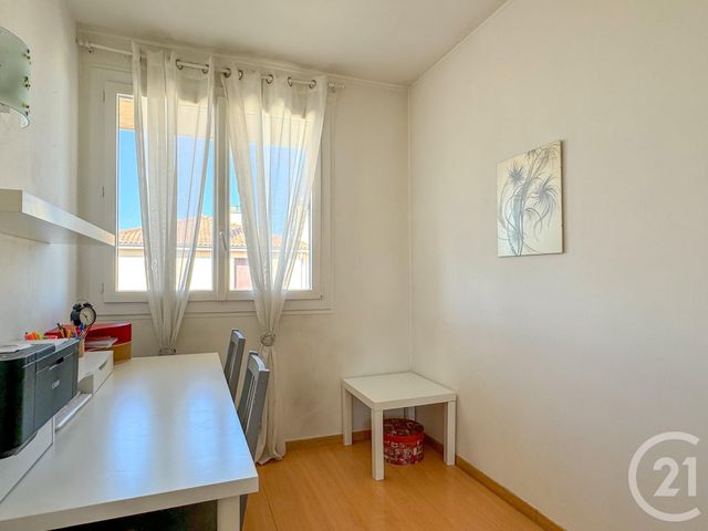 Appartement T4 à vendre - 4 pièces - 71.39 m2 - AIX EN PROVENCE - 13 - PROVENCE-ALPES-COTE-D-AZUR - Century 21 Les Allées