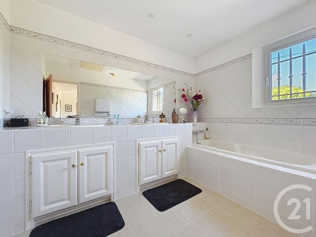 maison à vendre - 5 pièces - 210.0 m2 - ST CANNAT - 13 - PROVENCE-ALPES-COTE-D-AZUR - Century 21 Les Allées