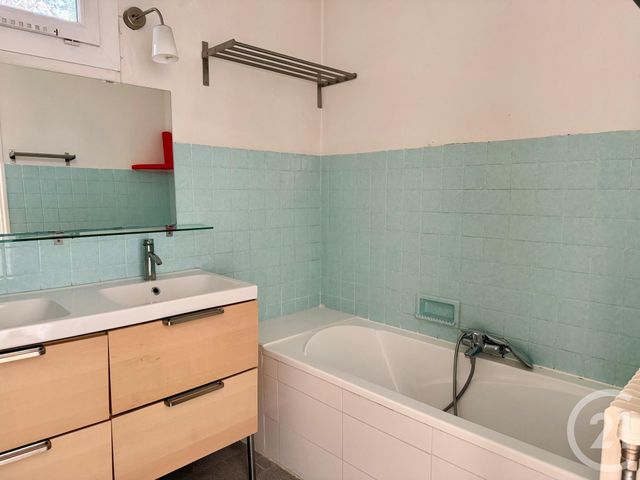 Appartement à louer - 4 pièces - 85.0 m2 - AIX EN PROVENCE - 13 - PROVENCE-ALPES-COTE-D-AZUR - Century 21 Les Allées