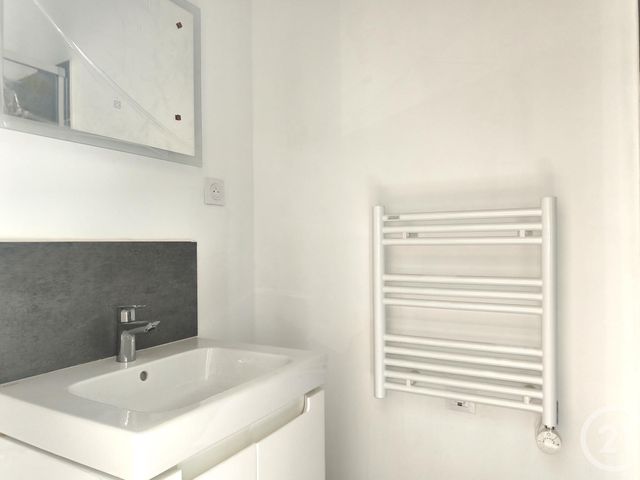 Appartement T3 à vendre - 3 pièces - 71.6 m2 - AIX EN PROVENCE - 13 - PROVENCE-ALPES-COTE-D-AZUR - Century 21 Les Allées