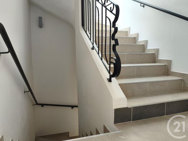 Appartement T3 à vendre - 3 pièces - 71.6 m2 - AIX EN PROVENCE - 13 - PROVENCE-ALPES-COTE-D-AZUR - Century 21 Les Allées
