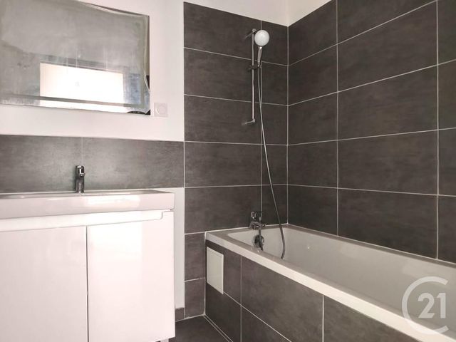 Appartement T3 à vendre - 3 pièces - 71.6 m2 - AIX EN PROVENCE - 13 - PROVENCE-ALPES-COTE-D-AZUR - Century 21 Les Allées