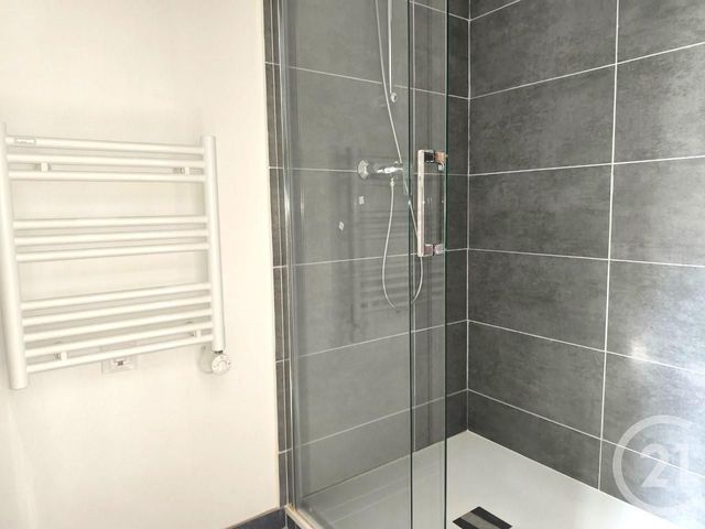 Appartement T3 à vendre - 3 pièces - 71.6 m2 - AIX EN PROVENCE - 13 - PROVENCE-ALPES-COTE-D-AZUR - Century 21 Les Allées